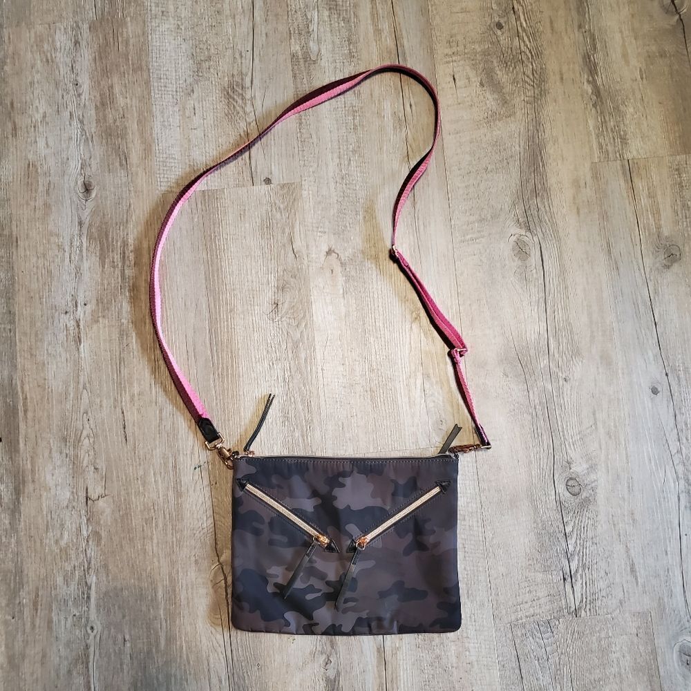 Stella & Dot Black and Gray Camo w/Pink Tiger Print Inside Nylon Crossbody Bag